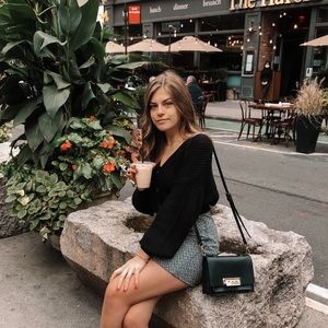 Meet your Posher, Dana